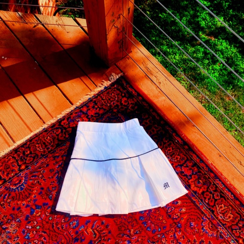white vsco tennis skirt 🌊